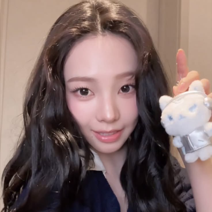 유𝐊𝐚𝐫𝐢𝐧 tweet media