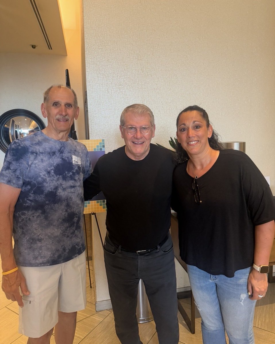 Tmacc5's tweet photo. Wrapping up an awesome family trip to Phoenix &amp; the Final Four 🏀☀️

So many great places, people, and memories….plus learned a lot at the convention from some terrific coaches! Grateful for it all ❤️ #WBCA #WBB #FinalFour https://t.co/EUPXFnT2Zm