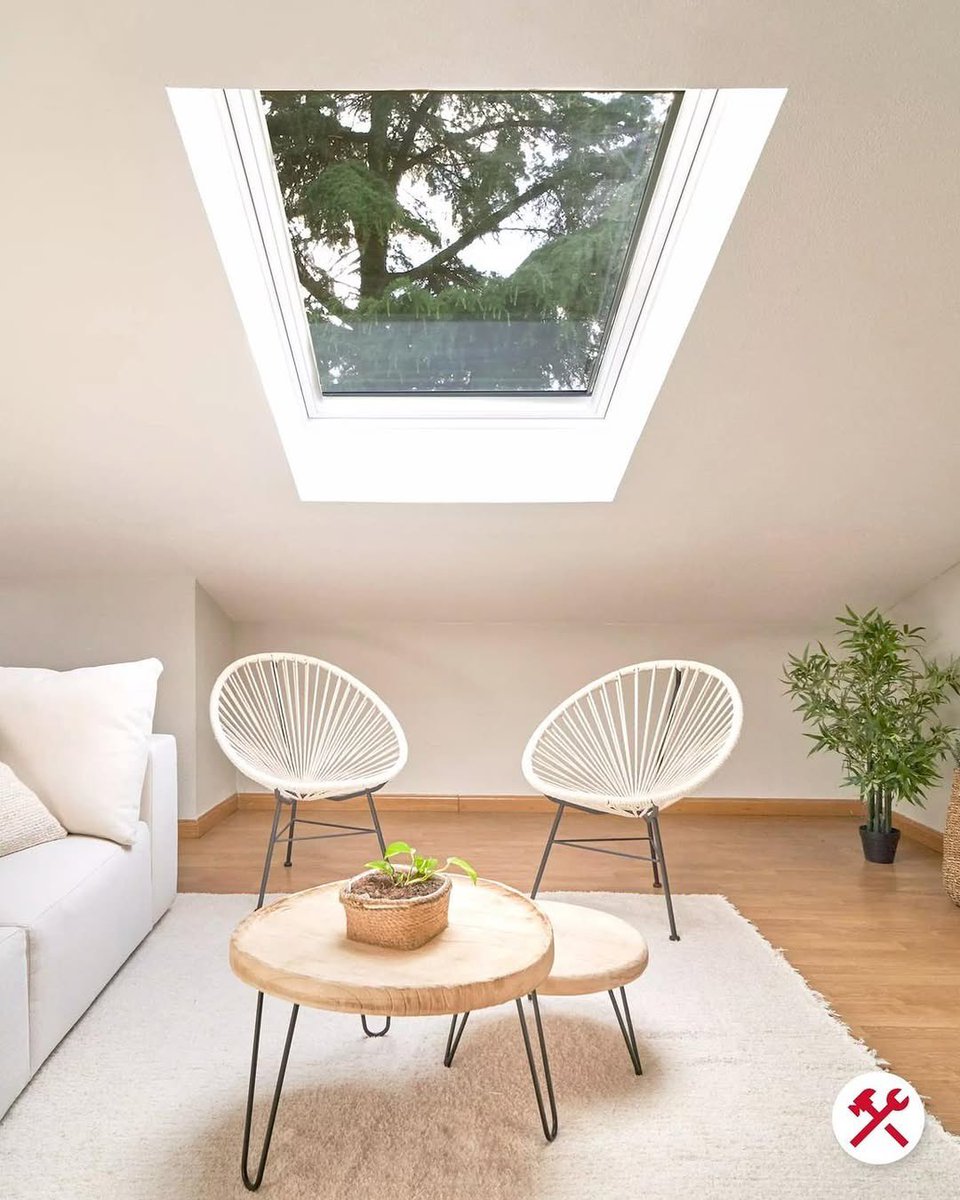MaterialBarrios's tweet photo. Transforma cualquier habitación con la ventana @VELUXSpain 2 en 1, que aporta más luz natural y un diseño innovador. Su marco único garantiza una instalación rápida y sencilla, comparable a la de una ventana estándar.

#velux #luz #luznatural https://t.co/hRn1prhtj5