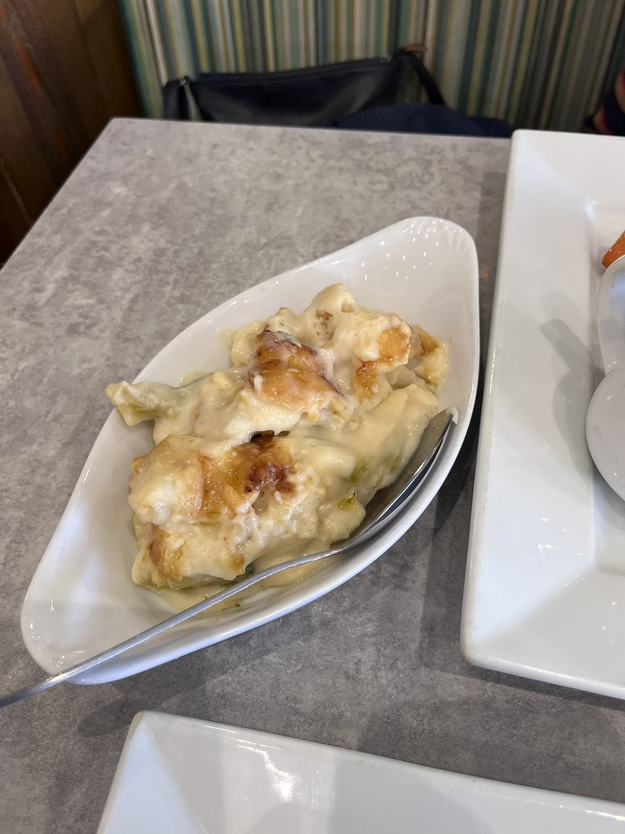 Milhart66Ken's tweet image. Easter Sunday lunch out: Slow roasted Topside of Beef and Beetroot &amp;amp; Butternut Squash Wellington. We brought our desserts: Hot Cross Bun Bread and Butter Pudding and Chocolate Orange Cheesecake home to eat later.