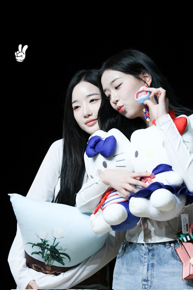 tripleS Calendar tweet media