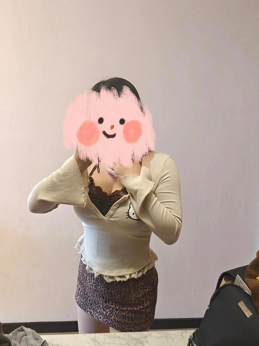 ignat778's tweet photo. 孤单的成熟少女，简称“熟女”，想骚想的越来越疯批了。 https://t.co/LOflPXTUcC
