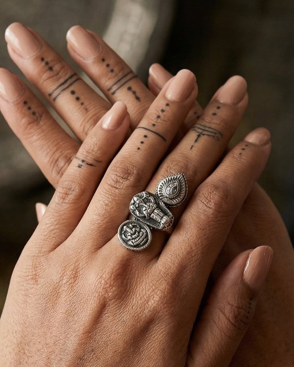 TribeByAmrapali's tweet image. Bold Statements, Sculpted in Silver.
The Kafila Collection draws from India’s indigenous crafts, with motifs like Ganesha bringing a rustic charm and cultural soul.
tribeamrapali.com/kafila?pg=1

#tribeamrapali #tribaljewellery #SilverJewellery #statementJewellery #artisanaljewellery