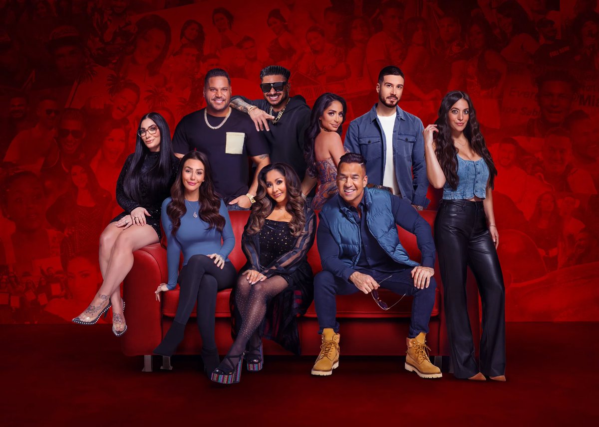 4thwallinsider's tweet photo. 8 years ago today #JSFamilyVacation premiered with record breaking return on MTV! Over 200 episodes later, we are one month away from the final season on MTV! Cheers to the GOATs of reality TV! https://t.co/kPyyRWwQY6