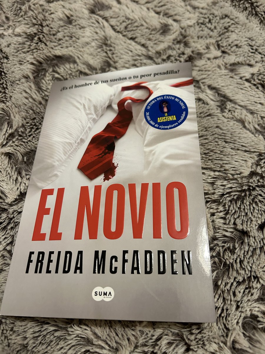 eyasaez's tweet photo. La lectura de estas pascuas 🐣🪁🤭 https://t.co/W4Itd562GS