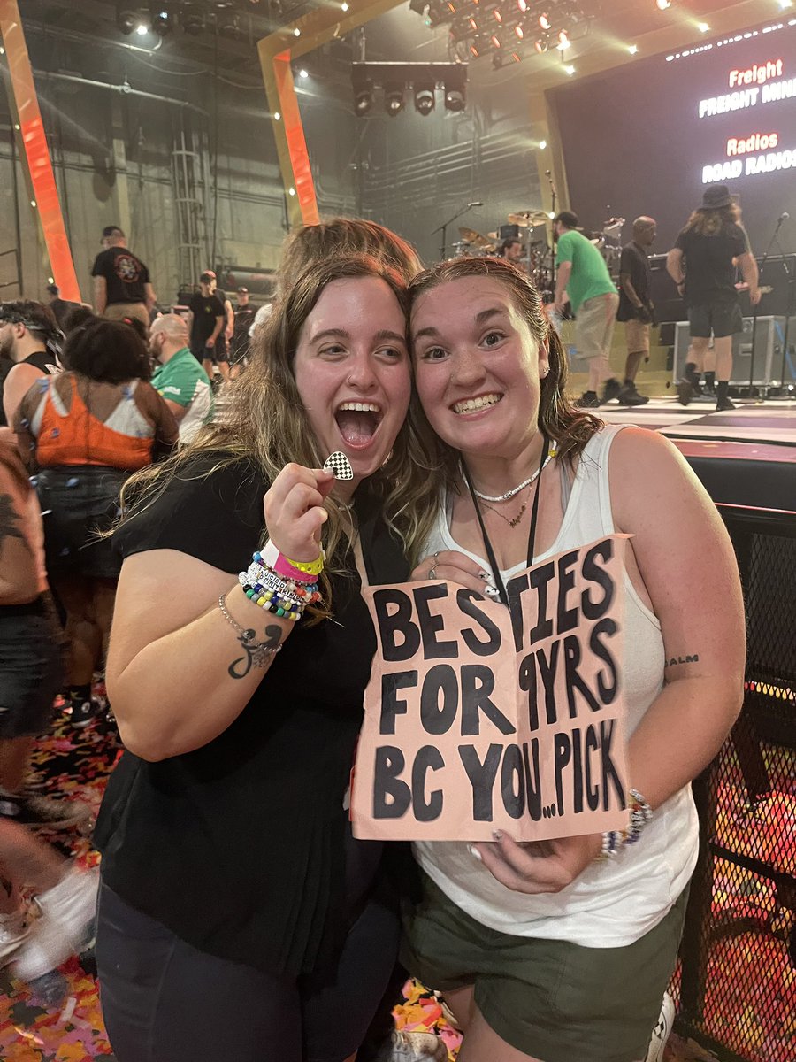 โ
alyssa ๅ โ
tweet media