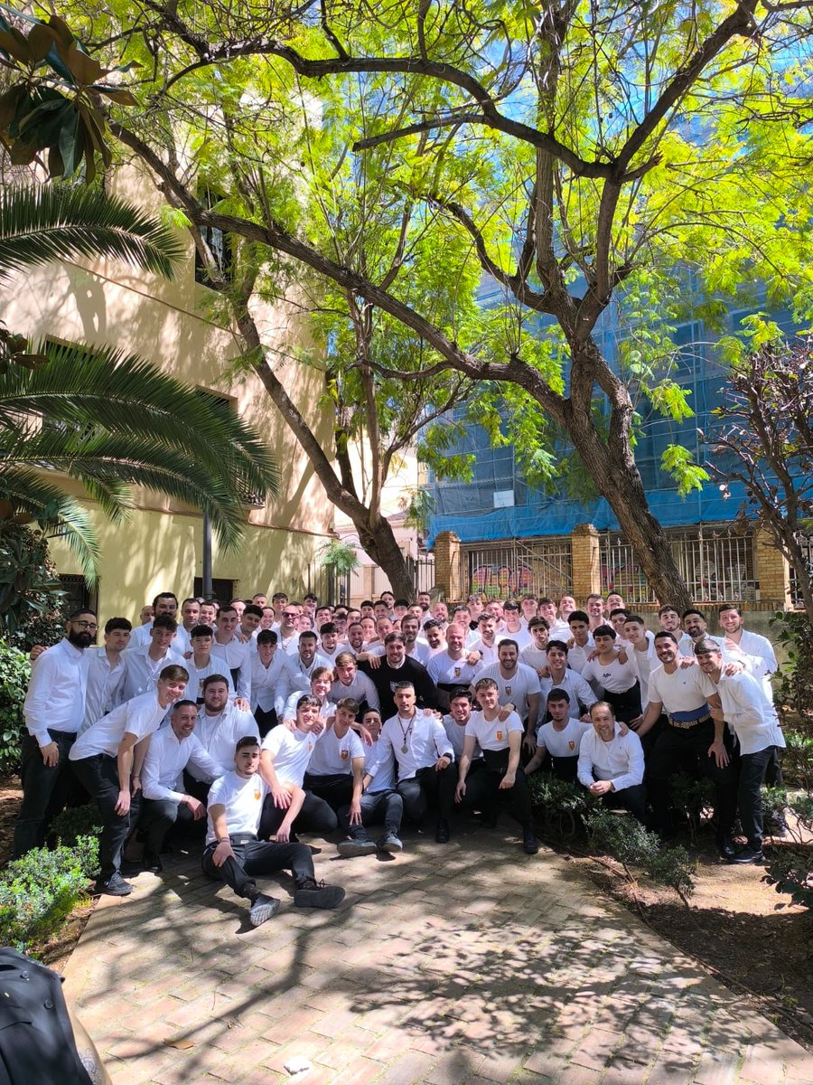"Los recuerdos que creamos con nuestra familia lo son todo". - Candace Cameron Bure

Cuando las cosas se hacen bien, con mimo y en "familia"... Nuestra Madre y Señora de la Merced poco a poco se abre paso en Málaga.

Con Ellos, a donde me digan.

<a href="/HdadHumildad/">La Humildad (Ecce Homo)</a> 
#CofradíasMLG