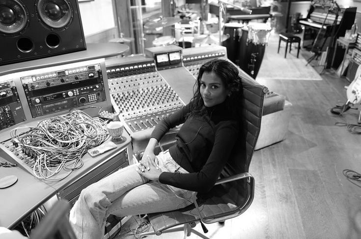 Simone Ashley Brasil tweet media