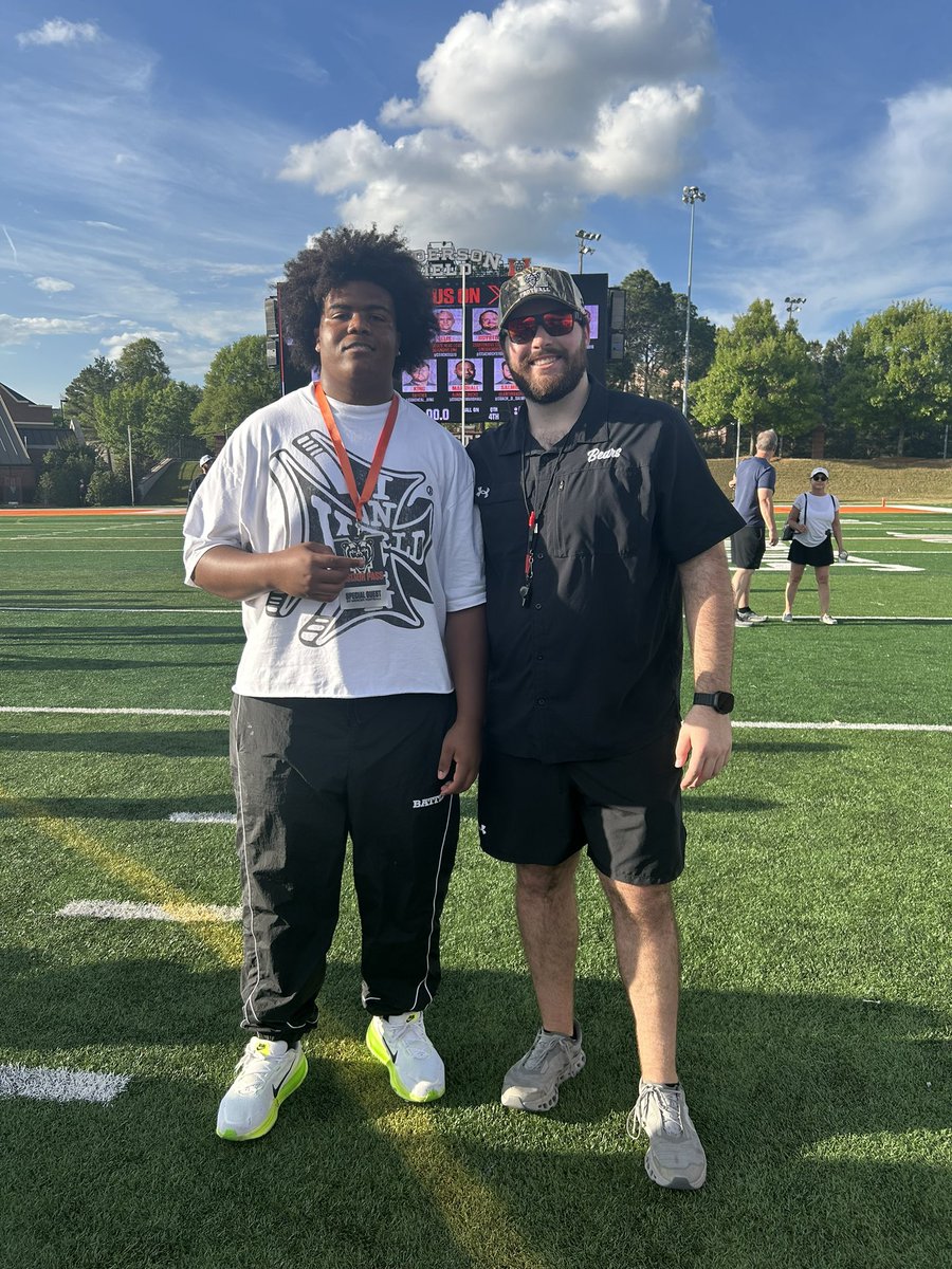AmeirGreen's tweet photo. Great Day at Mercer football junior day watching some good talent on the field Thank you Coach green ! @MercerFootball @CoachGreeneOL @Velocity_FB https://t.co/ixf37727OB