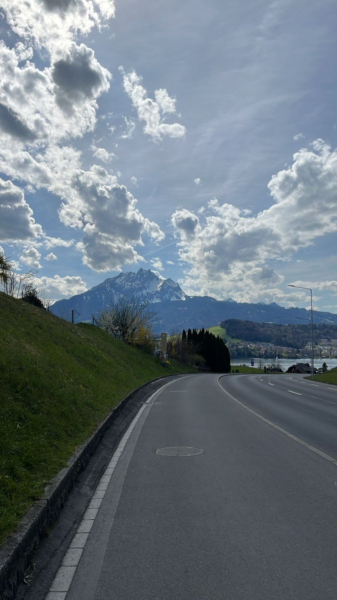 MrRichardFilion's tweet photo. Sab @Sab__F visiting Lucerne 😍 https://t.co/K0OsDVTpmA