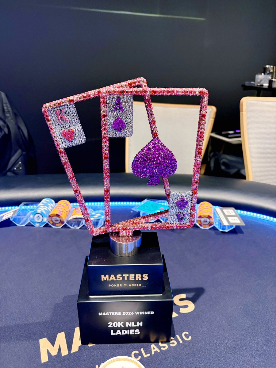ice_mori_'s tweet image. マスターズのレディーストロフィーほんとかわいかった🫧🩷ぎゃる！！！！
#poker
#MASTERS