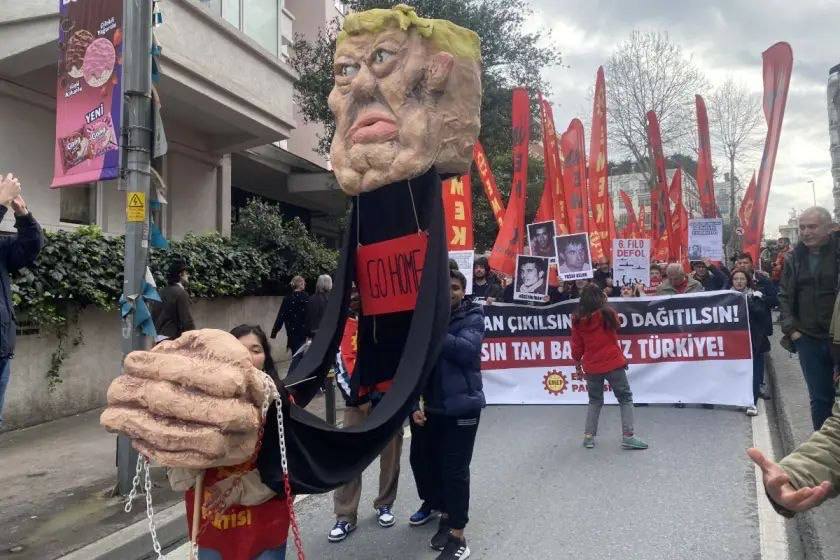 MOSSADil's tweet photo. TRYING TO MAKE A TURKEY OUT OF TRUMP⁉️

Protests in Istanbul saw demonstrators calling for Turkey to leave NATO and dismantle the alliance

• Anti-U.S. slogans echoed through the streets
• Pressure building to pull Ankara away from the West
• Questions growing over Turkey’s future inside NATO

Side note, anyone paying attention tion is not surprised. Turkey has been using NATO as cover in their war against Kurds.

Stay connected, follow @MOSSADil