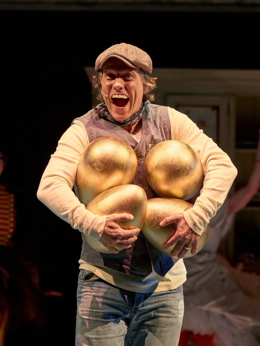 JohnBishop100's tweet image. Happy Easter 🐣🐰 

#comedy #easter #comedian #eggs