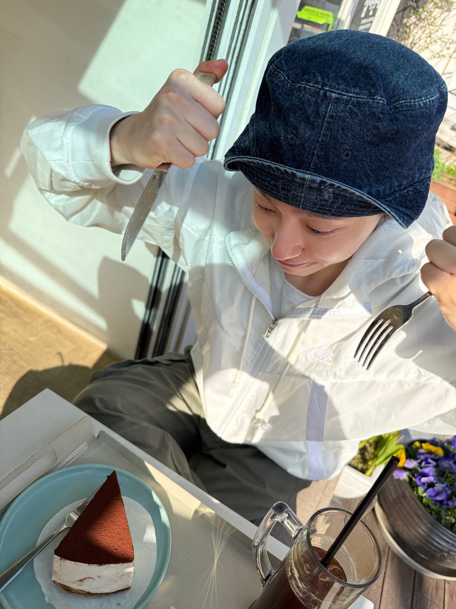 지구에 진심인 달님 tweet media