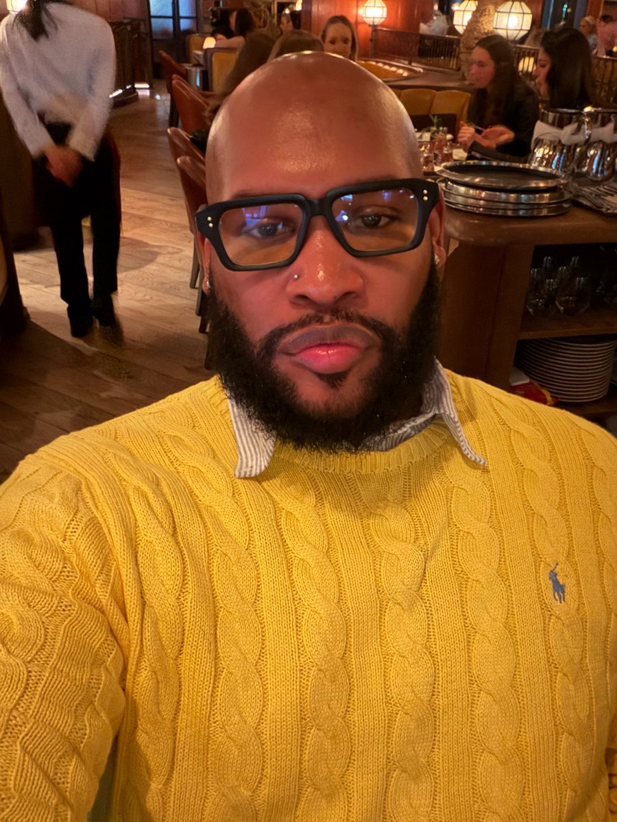 CHASEBLAlSE's tweet photo. Rather focus on the love that’s been around 🥂

+1 https://t.co/5ZfA4ygYDo