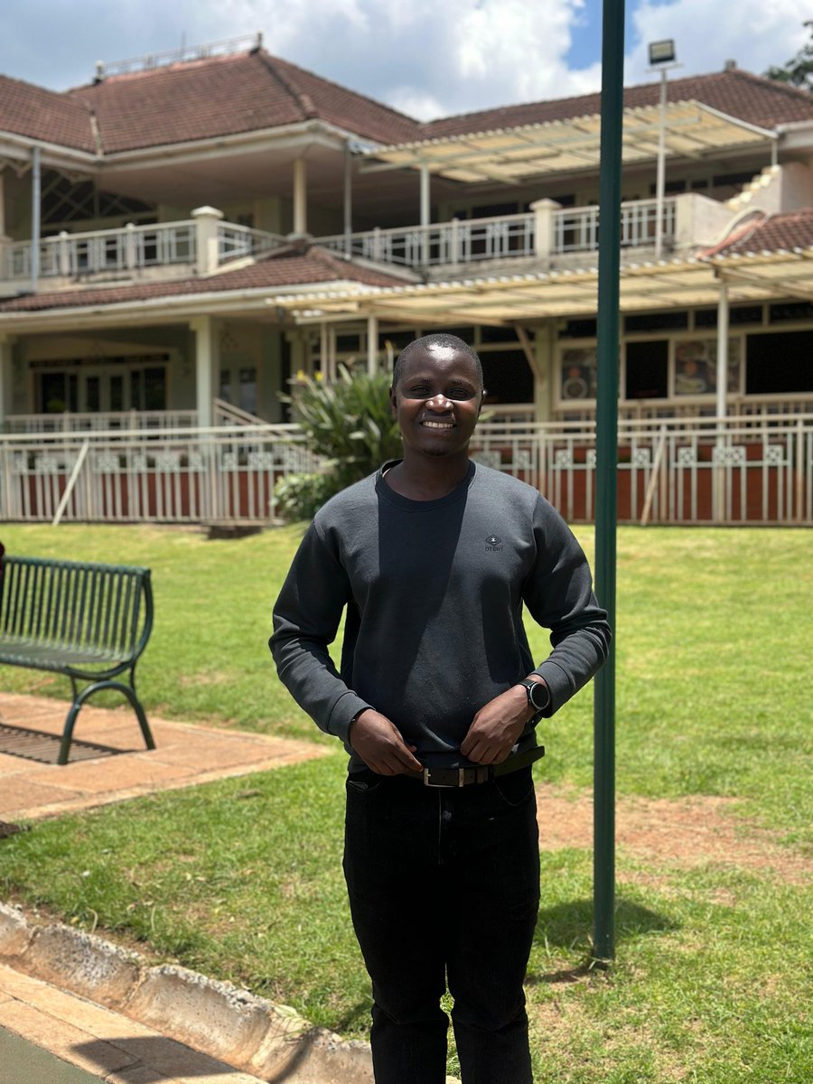 JOHN LINUS tweet media