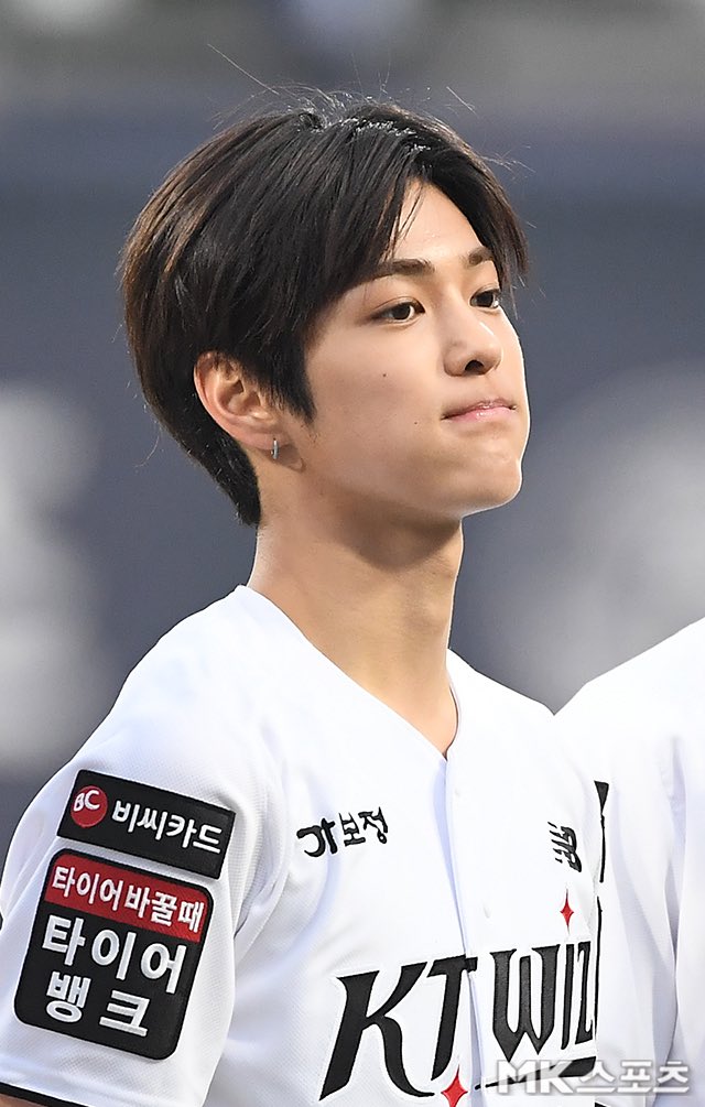 ᴀᴋʜ ᴢɪᴘ tweet media