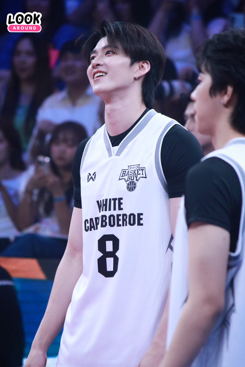 LookARound tweet media