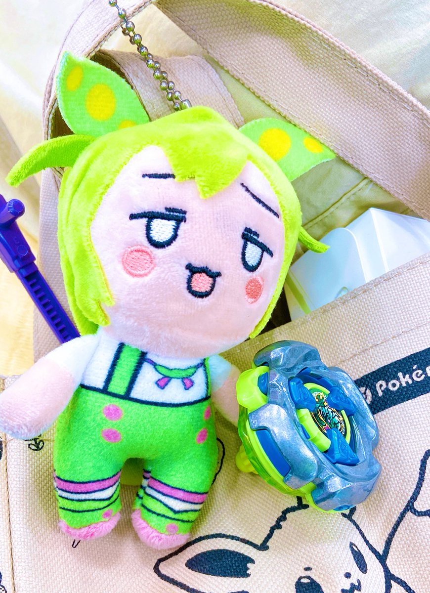 あでこ tweet media