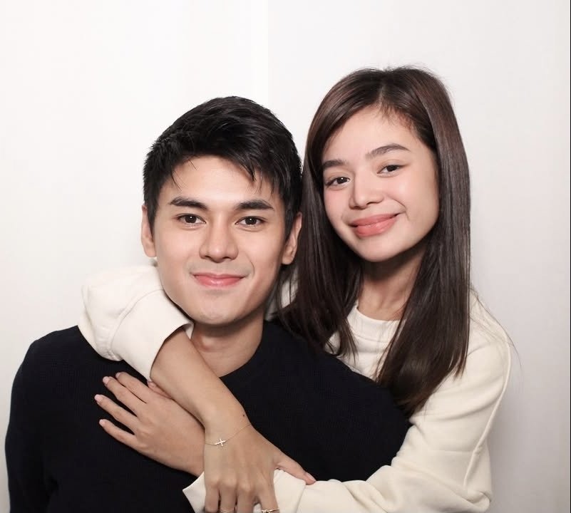 escha 💝 tweet media