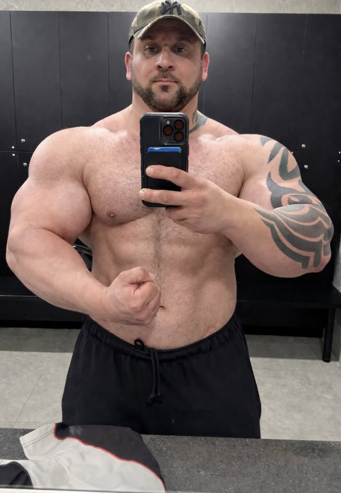 thickbelt1 tweet media