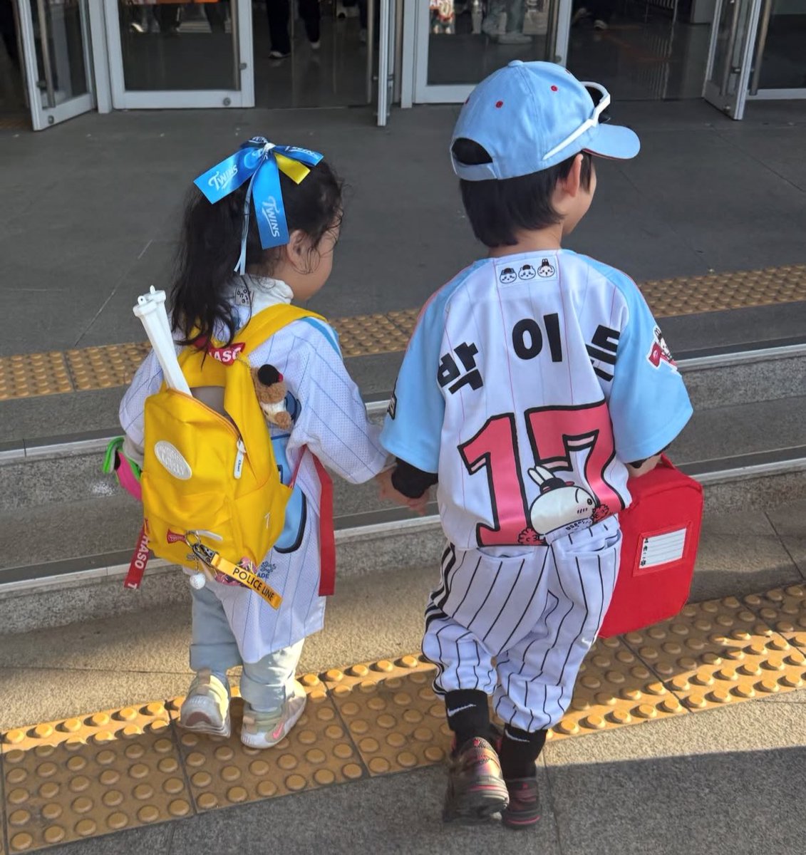 어떡해
나 너무 힐링돼……..