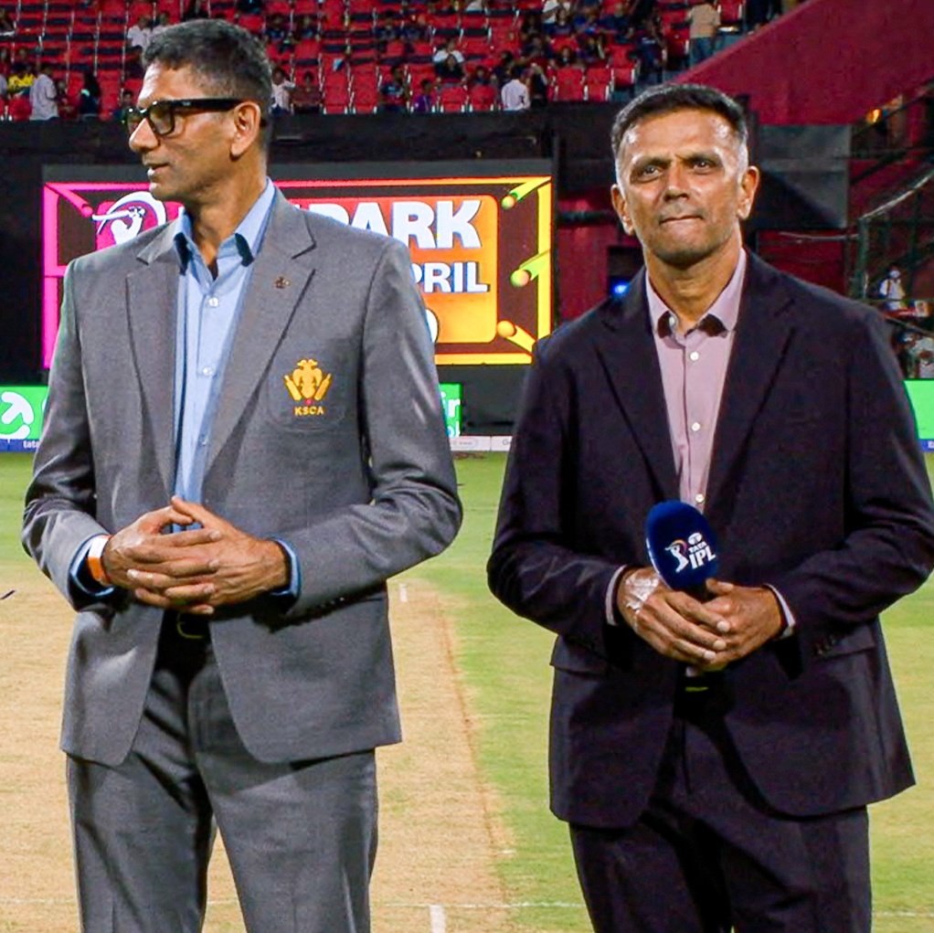 🏟️  RAHUL DRAVID END

A legend who contributed for decades but remained underrated in the shadow of Sachin Tendulkar. Good to see him getting long overdue appreciation.

KSCA has honoured Rahul Dravid and Anil Kumble by naming ends after them at M. Chinnaswamy Stadium. 🫡🙌🏻