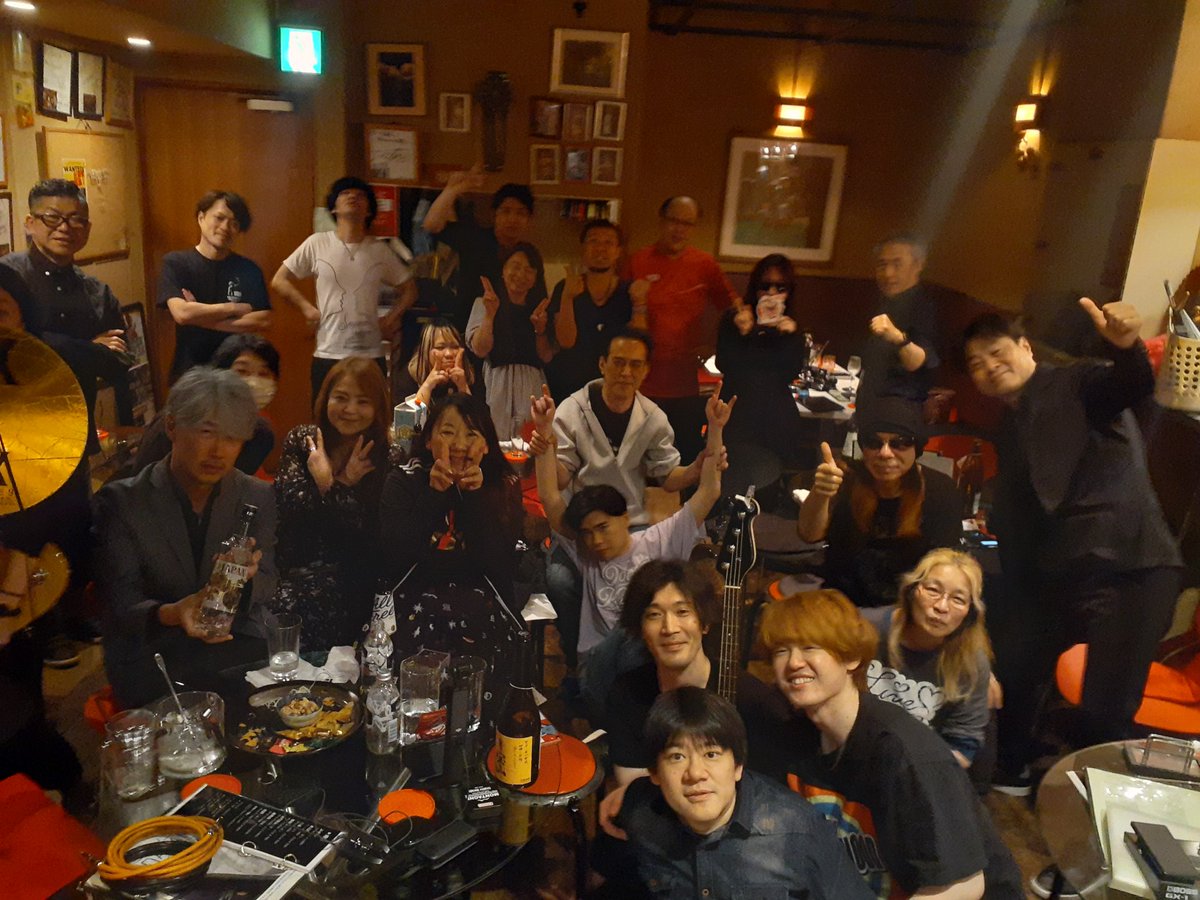 kikkawanight's tweet image. 【吉川晃司ナイト124】終了‼️
今回も盛り上がりました～‼️
参加された皆様ありがとうございます‼️✨

次回は5/3(日)の開催になります‼️
また笑顔の再会を‼️😊👍

#吉川晃司
#COMPLEX
#オーチーコーチー
#本八幡ビーフラット
#本八幡Bflat