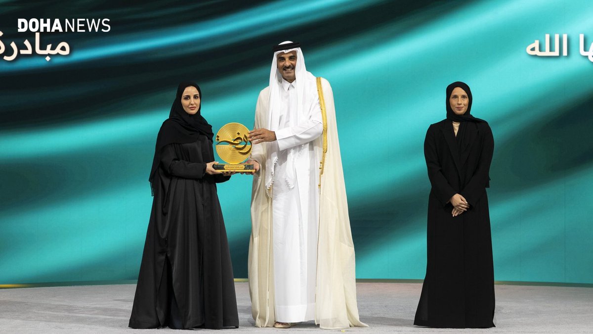 dohanews's tweet image. #Qatar's Amir Sheikh @TamimBinHamad Al Thani patronised the ceremony of the #Rawda Award for Excellence in Social #Work at the Raffles Doha Hotel on Sunday.

The #award, held in its first edition, saw Sheikh Tamim honour 11 #winners for their innovative social initiatives, across