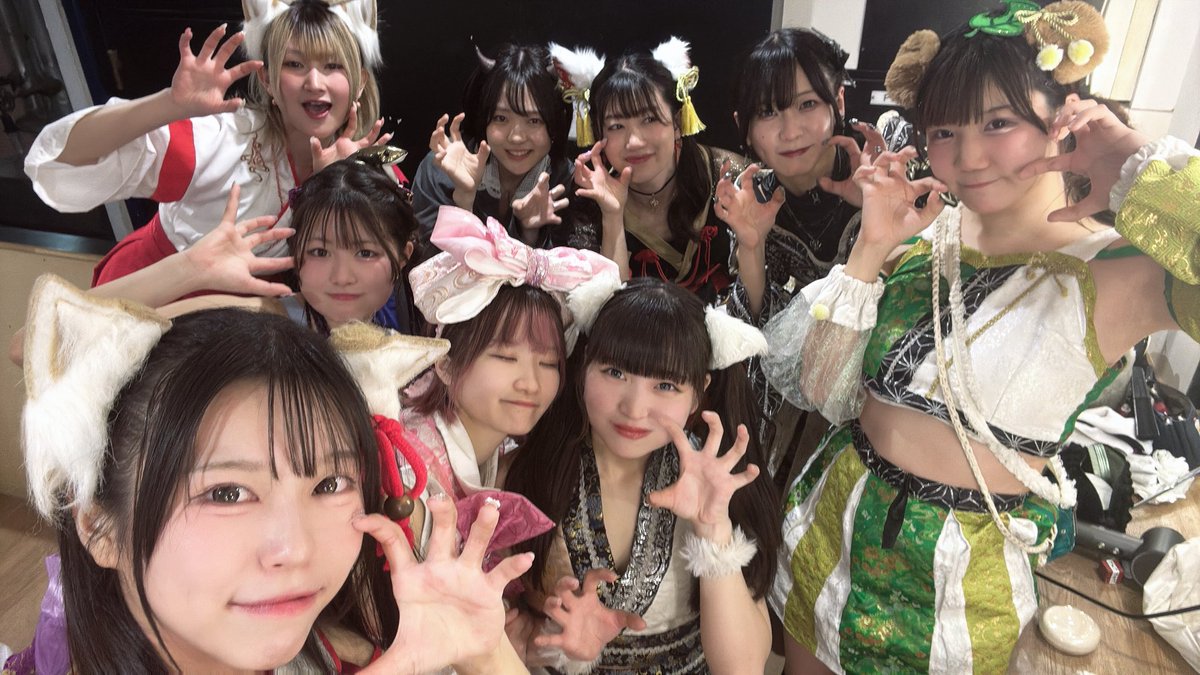 KuraraKobayashi's tweet photo. 今日は本当にありがとうございました🙇‍♀️
沢山の時間みんなと一緒に盛り上がれて一緒にいれて、沢山歌って踊れてメンバーと話せて、ほんっっっとに幸せな時間でした♡みんなこんな私だけど沢山支えてくれて見守ってくれたおかげここまでやってこれました。本当にありがとう🙇‍♀️ https://t.co/ukjBpdzlU9