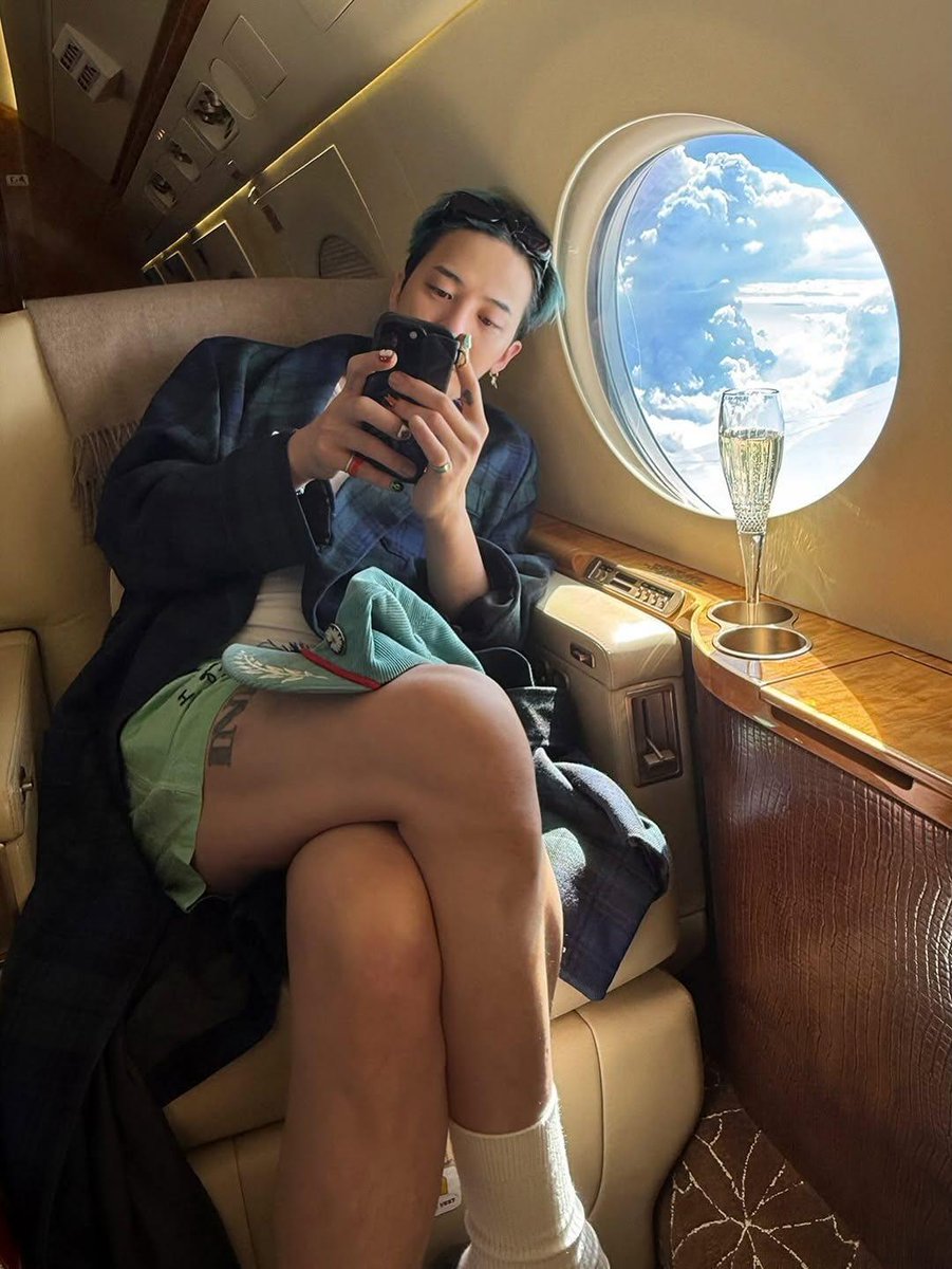 Professor G-Dragon is the manual tweet media