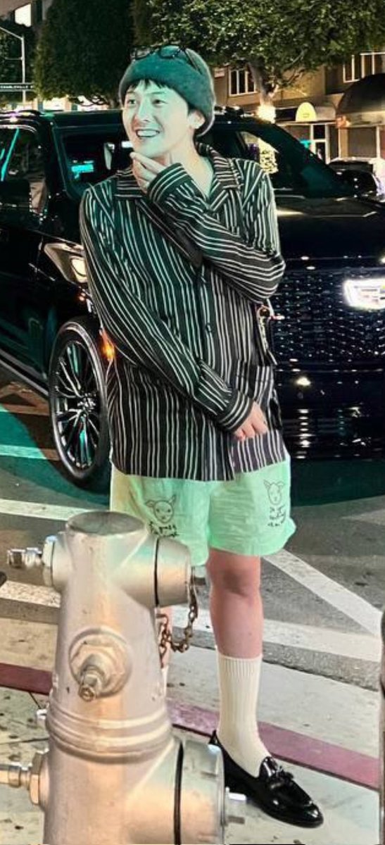 Professor G-Dragon is the manual tweet media