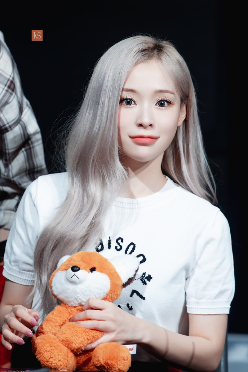 [✏️] Seoyul (Gahyun) no fansign InterAsia da era 'JUSTICE' (11/08/24):   

#Seoyul #Gahyun #Dreamcatcher #드림캐쳐 <a href="/hf_dreamcatcher/">드림캐쳐 Dreamcatcher</a>

© S_invincible