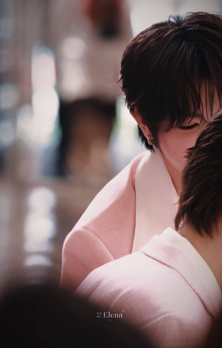 Tell me_Elena tweet media