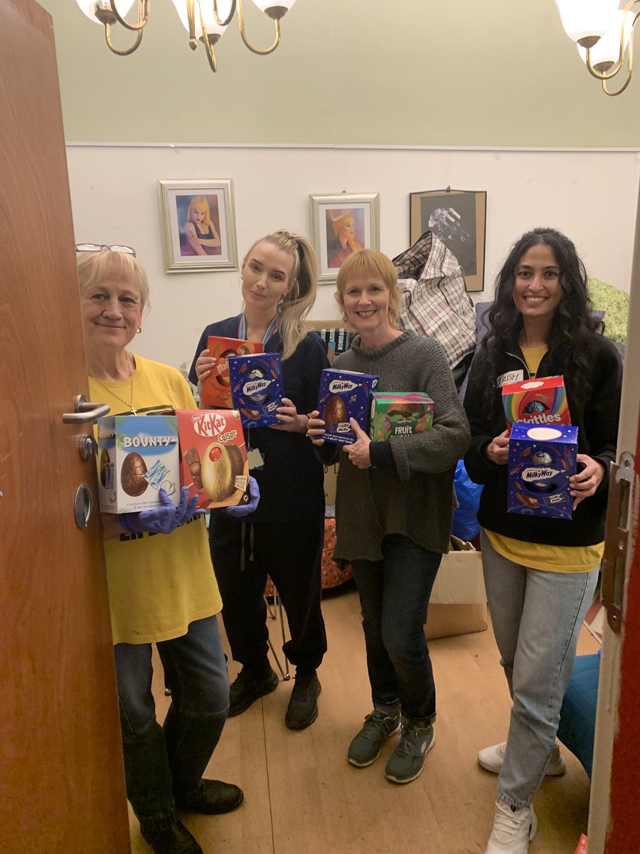 LifeshareUK's tweet image. What a brilliant Easter Sunday, 133 for Breakfast &amp;amp; 140 for Sunday Lunch, Barbers, Podiatrist and a 3 course Lunch then Easter eggs. Great atmosphere as people could chill out for the day. Our Volunteers were fabulous as always with care &amp;amp; love for all #Manchester 🐝🩵❤️