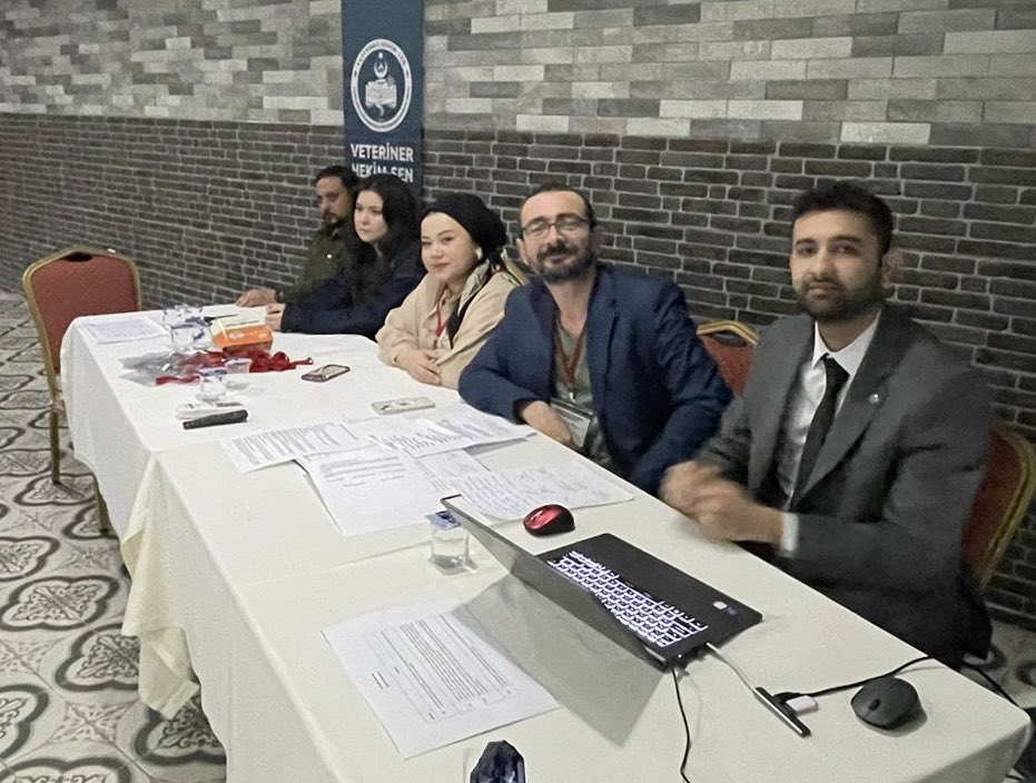 04.04.2026 tarihinde Seçimsiz Olağanüstü Genel Kurulumuzu gerçekleştirdik.

Kararlarımızla yolumuzu netleştirdik.

Daha güçlü ve emin adımlarla mücadeleye devam ediyoruz!

Etkili olduğumuz gibi yetkili olduğumuz günler de yakın!

#VeterinerHekimSendeyiz