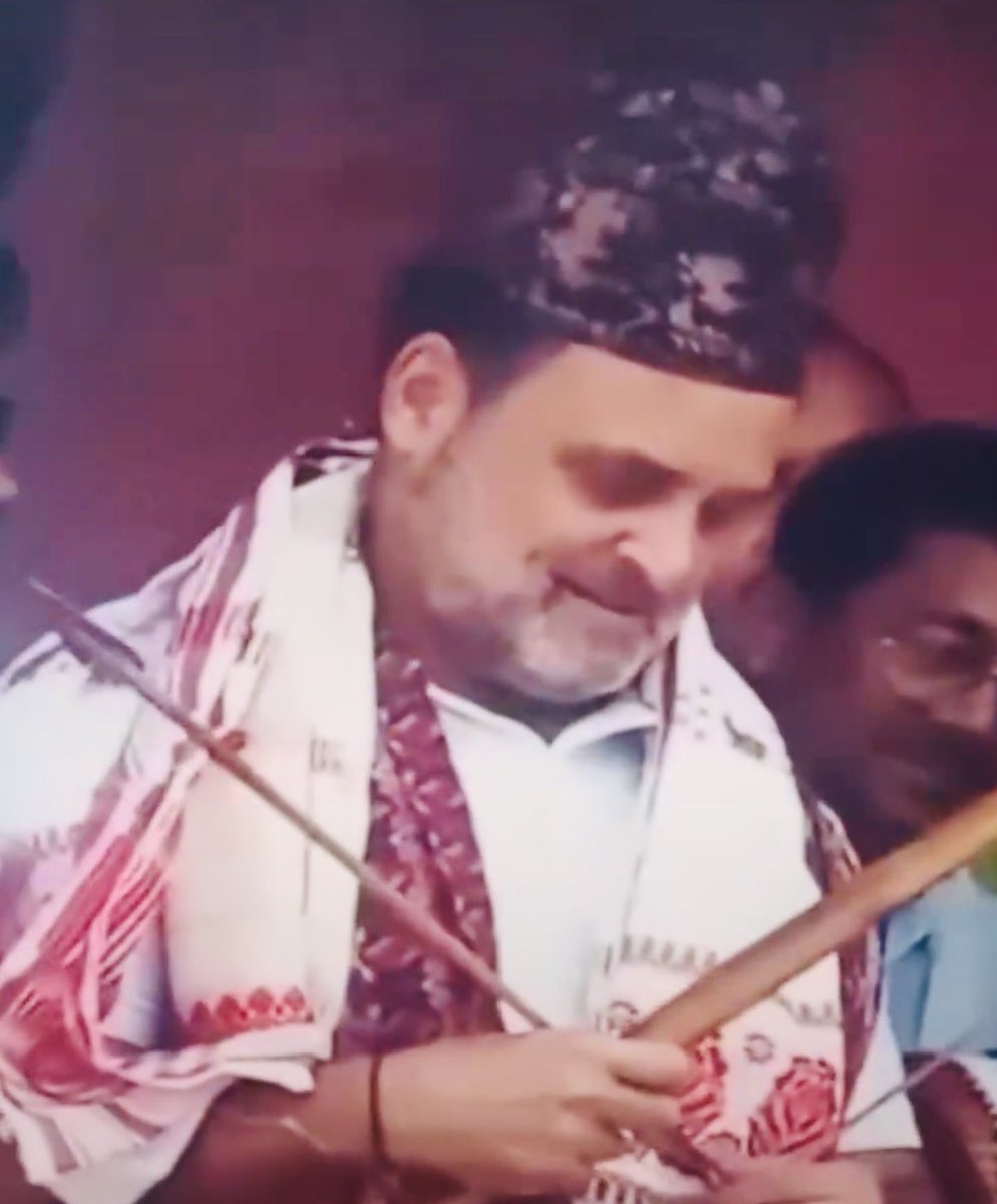 KumarSahil30's tweet photo. बंगाल, असम सहित करीब 5 राज्यों में चुनाव है, लेकिन कांग्रेसी इस बात से खुश हैं कि राहुल गांधी ने चुनावी सभा में धनुष तीर क्या शानदार चलाया ।☺️ 
वल्लाह। रिजल्ट के बाद वोट चोरी प्रेस कॉन्फ्रेंस होने वाला है 
#WestBengalElection #RahulGandhi #modi  #congress  #bjp https://t.co/SGVfGP7get