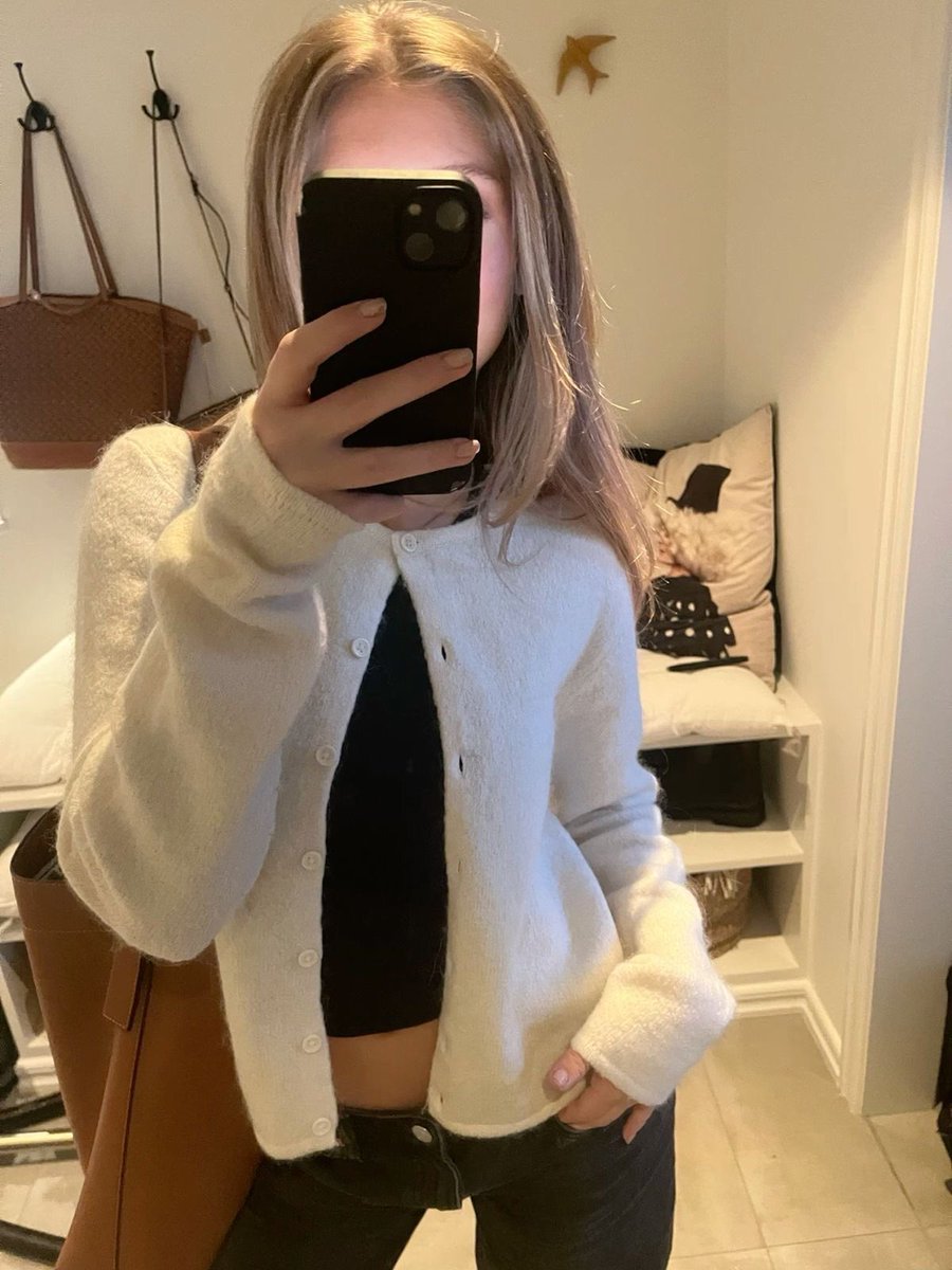 cardy cardigan tweet media