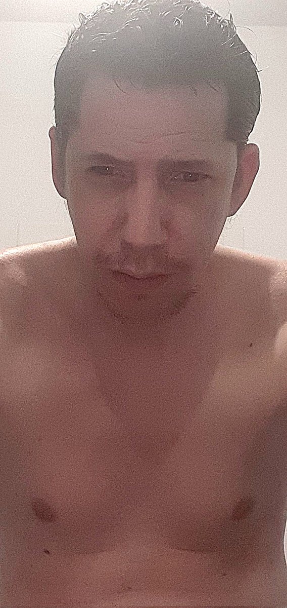 GillesDubuisson's tweet photo. @Julieblayy Coucou alors hésite pas à flirter je suis là https://t.co/tW442nI76N