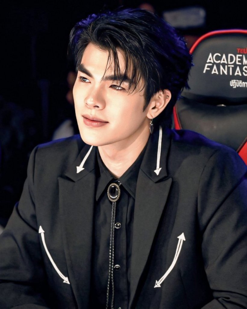 Banana กลั้นป่วย tweet media