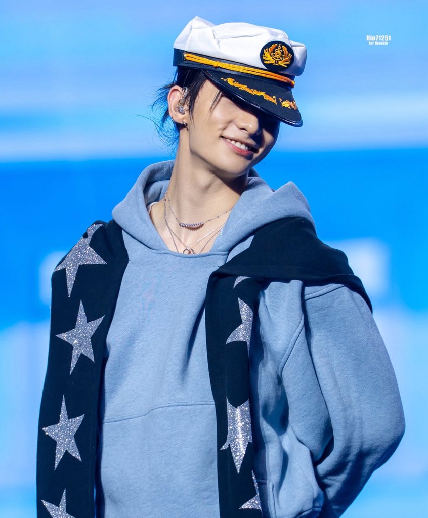 hyunjin pics tweet media