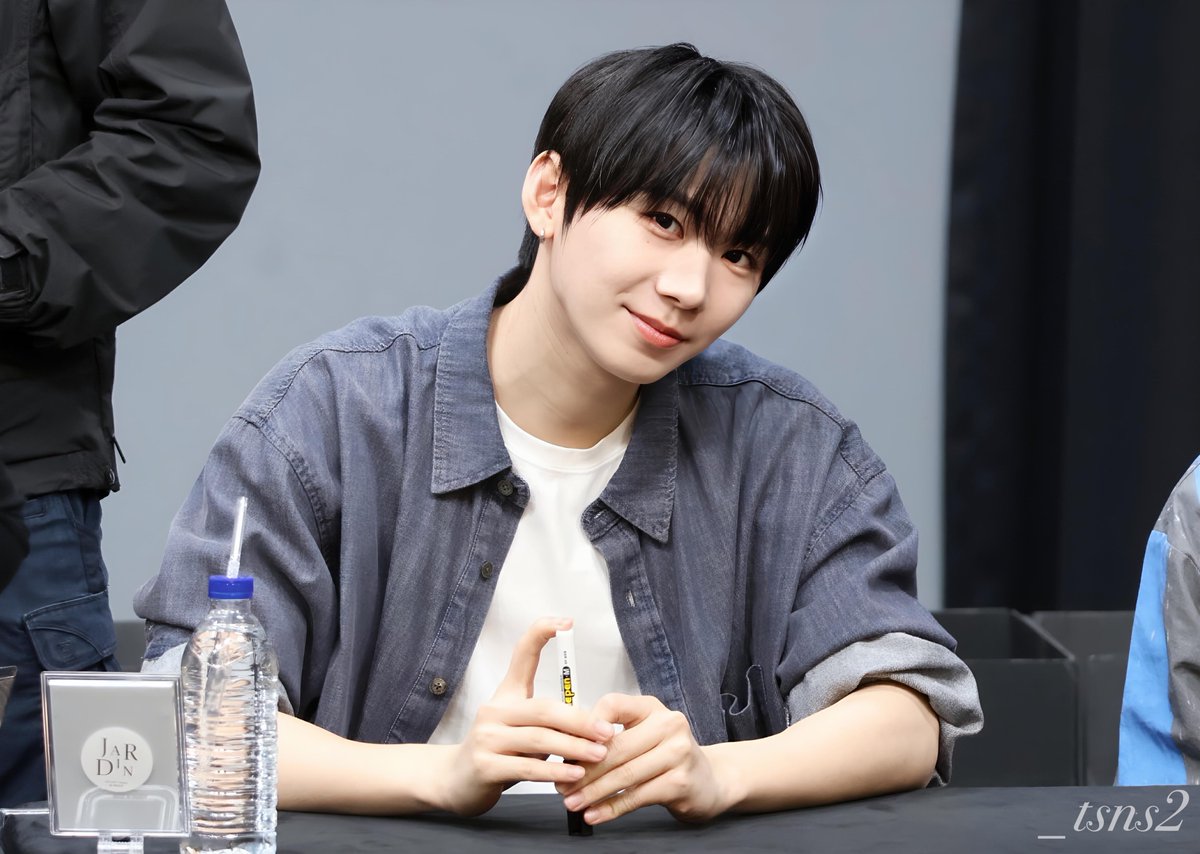 _tsns2's tweet photo. 260405 🐾🩶

#HAN #박한
#AHOF #아홉 https://t.co/XJnDnSOl9h