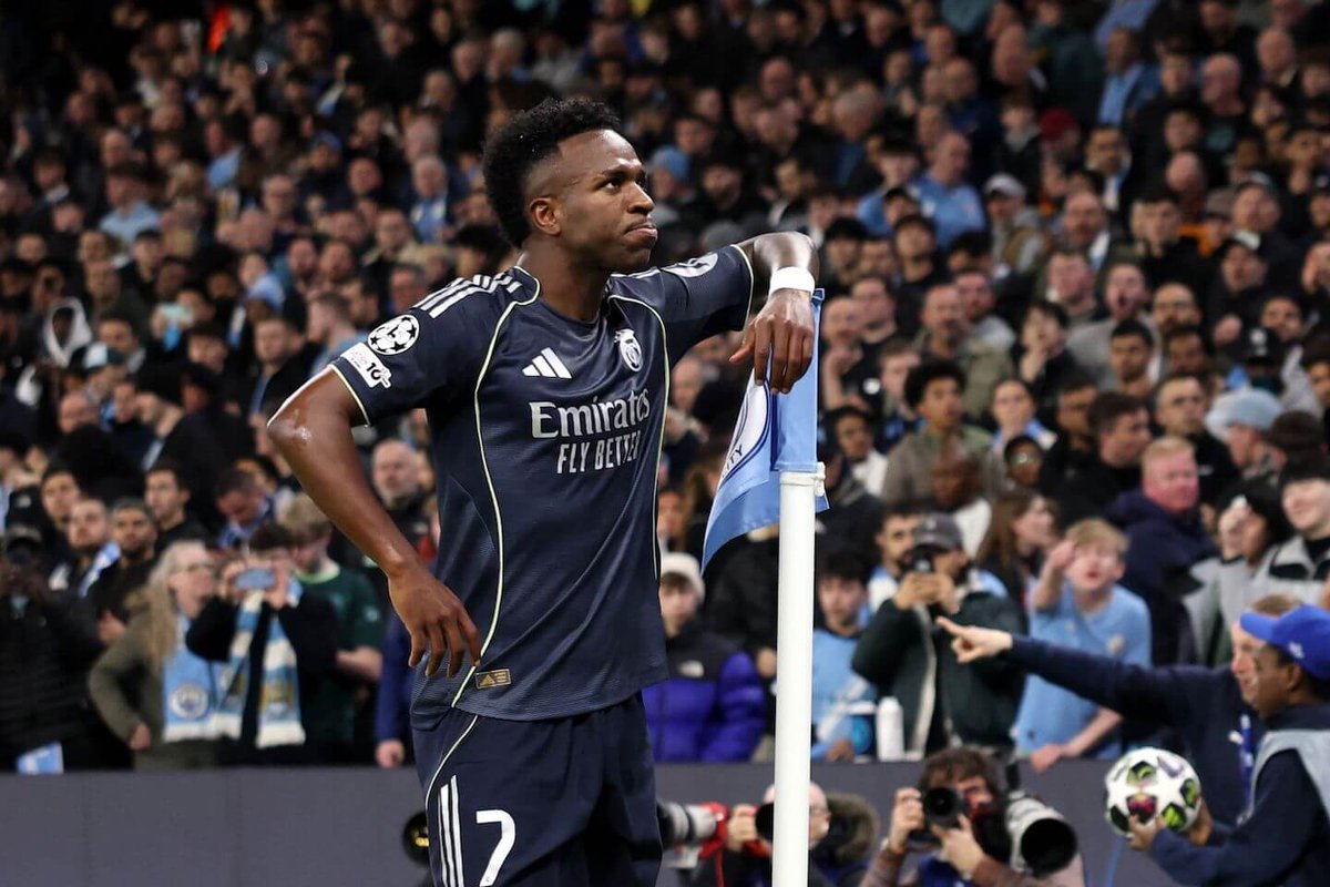 W7 🏝 (fan) tweet media