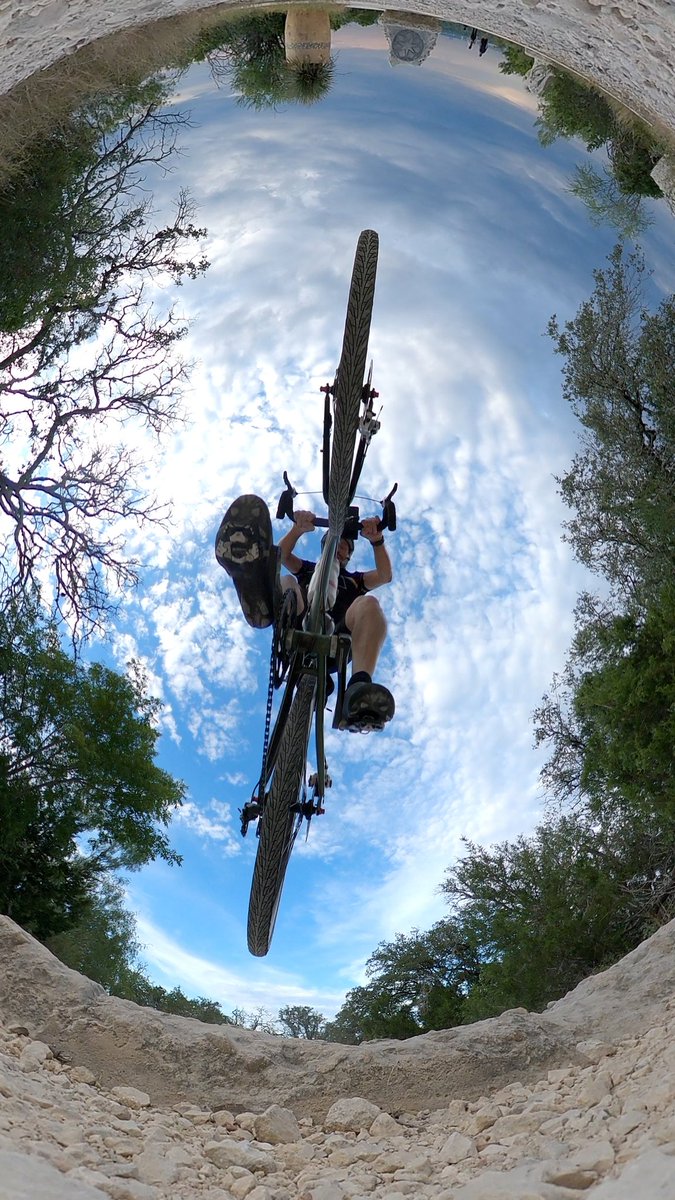 edwardkoenning's tweet image. Clipped and Ripped! 
Great view from the @GoPro Max2 while out on a trail ride. #GoPro
#Cycling #Bikes