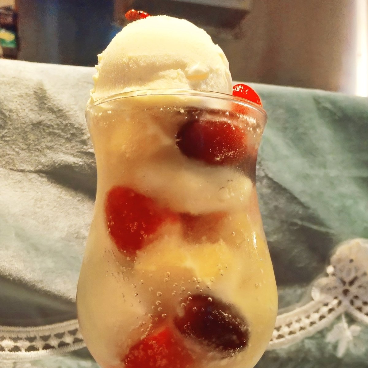 ✐ᝰ   2026.04.01
✎𓂃   JR中央線/高円寺駅
⁡⁡✎﹏   旅する喫茶
✐☡     赤レンズ豆のダルカレー
✐☡     フルーツポンチのクリームソーダ

 #おいしいものさんぽ