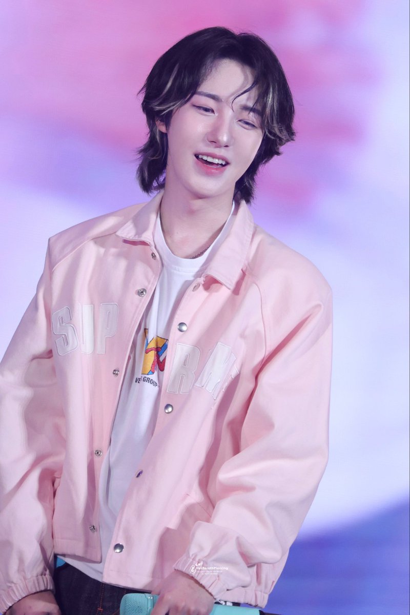 Renjun jobless era 💛 tweet media