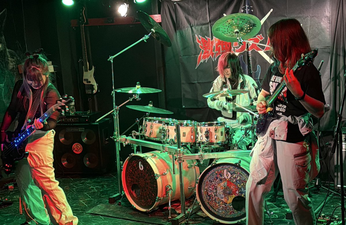 【❤️‍🔥𝐓𝐡𝐚𝐧𝐤 𝐲𝐨𝐮 𝑺𝑨𝑷𝑷𝑶𝑹𝑶❤️‍🔥】

2026.4.5 札幌JAPAROCKA
HARD ROMANTICKERリリースライブin札幌

✯ set list

1. BIGBANG
2. HARD ROMANTICKER
3. MABOROSHI
4. 光速スペースシャトル
5. Villain
6. RIPMAQUIA
7. Last Of War

en. 爆竜合体！アバレンオー

#爆裂激強リズム隊