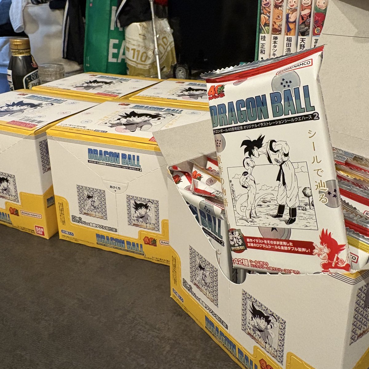 hiro_icchi's tweet photo. ドラゴンボール40周年記念の42巻セットが届きました！
漫画イラストのウエハース5箱も https://t.co/kPo9kTBVL1