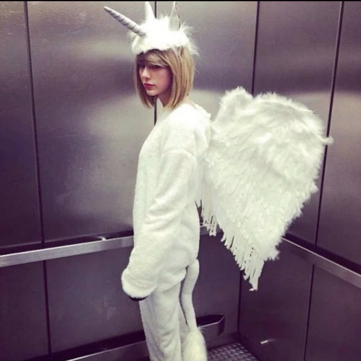 hitsdifferent49's tweet photo. @flwrgrlpop 1989 era u will always be famous https://t.co/rGtM6dbGKl