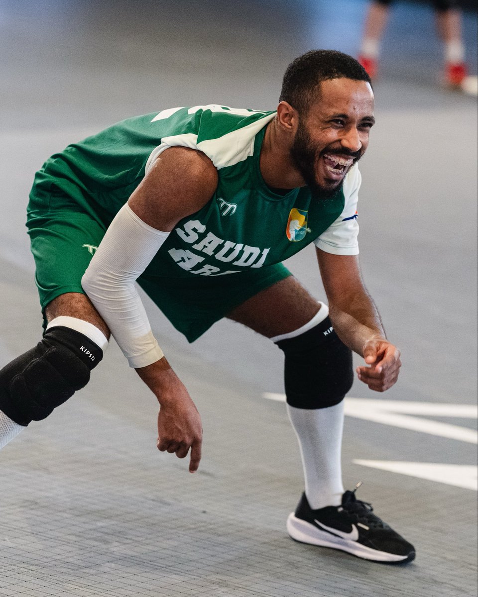 يزيد tweet media